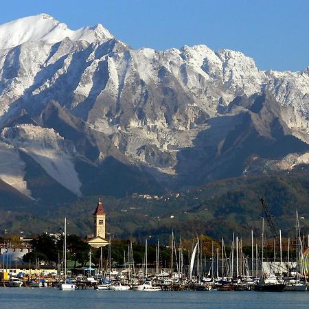 Between Pisa And 5 Terre Marina Di Carrara Exteriér fotografie